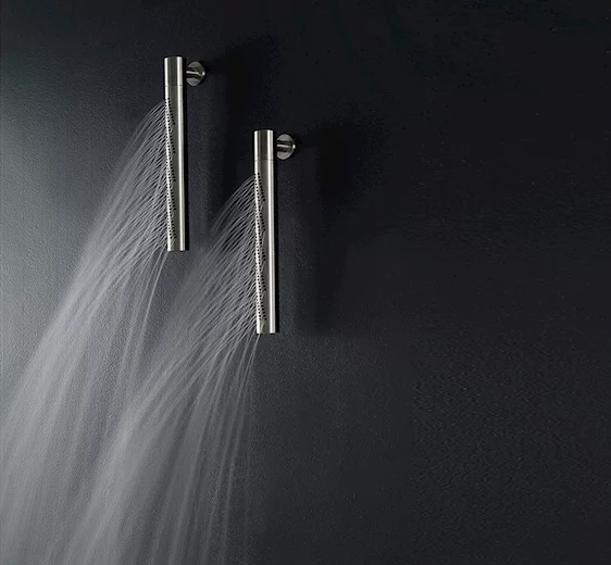 Z316 Wall Revolve Rain Shower