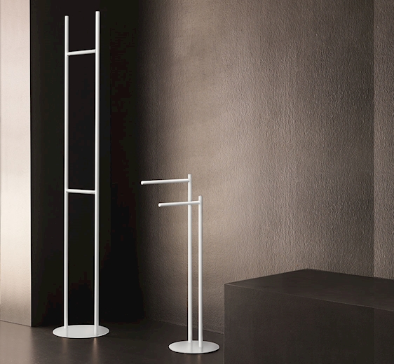 STIFF Floorstanding Towel Holder