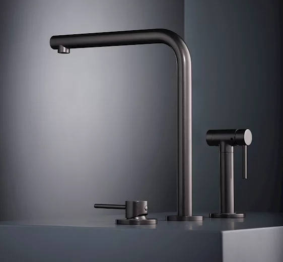 N21 Kitchen Mixer With Squared Swivel Spout & Sprayer