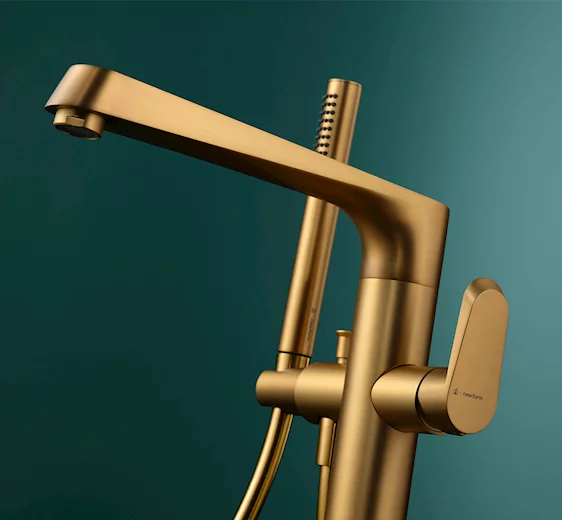 NIO Floorstanding Bath Mixer